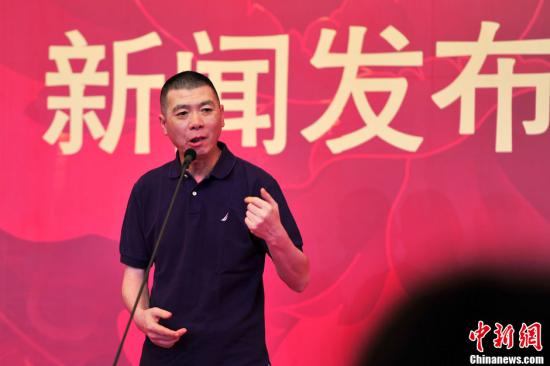 馮小剛否認(rèn)說(shuō)過(guò)由著性子辦春晚:我沒(méi)傻到那種程度