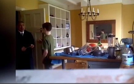 兒子數(shù)學終于及格 英父親獲知后喜極而泣