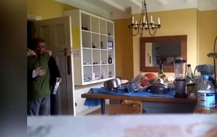 兒子數(shù)學終于及格 英父親獲知后喜極而泣