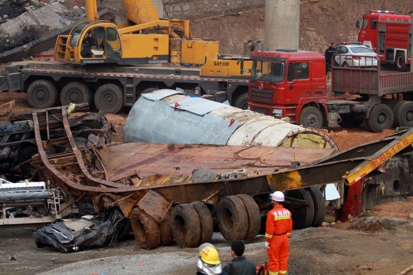 河南連霍大橋垮塌致10死 9個月未公布處理結(jié)果