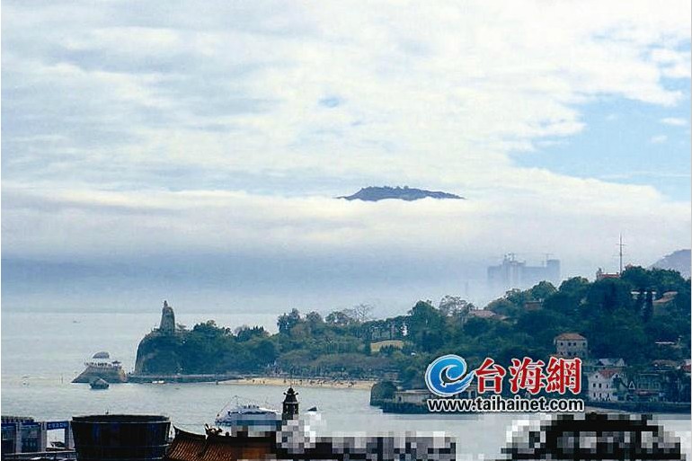 鼓浪嶼上空現(xiàn)海市蜃樓 專家:疑是平流霧造成錯覺