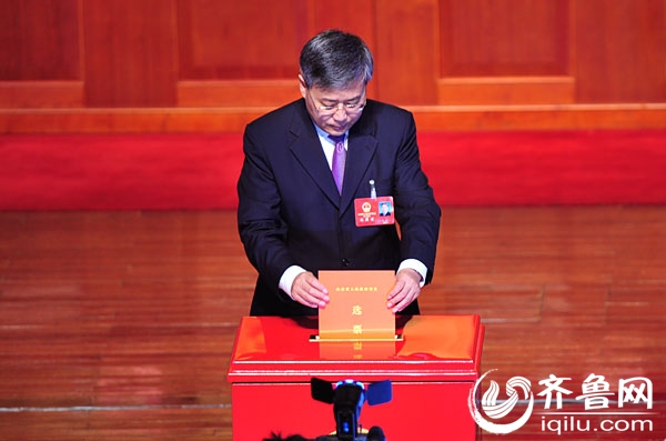 山東省十二屆人大二次會(huì)議閉幕 郭樹清當(dāng)選山東省省長