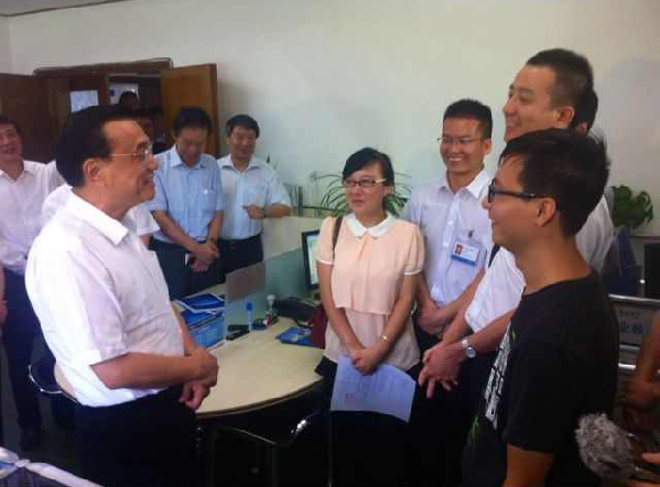 李克強(qiáng):大學(xué)生既要?jiǎng)?chuàng)新也要敢于創(chuàng)業(yè) 要有“雙創(chuàng)”精神