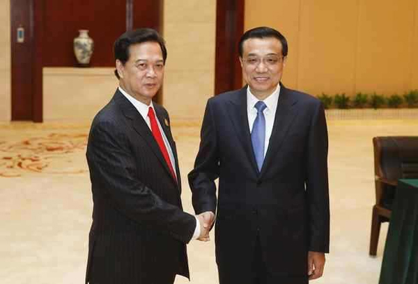 李克強(qiáng)會(huì)見東盟國家領(lǐng)導(dǎo)人