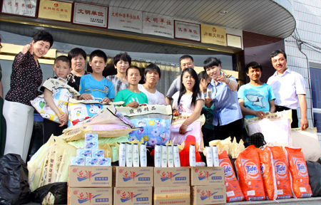 節(jié)日里盼來了史媽媽