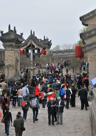 清明小長(zhǎng)假 王家大院迎來(lái)客流小高峰