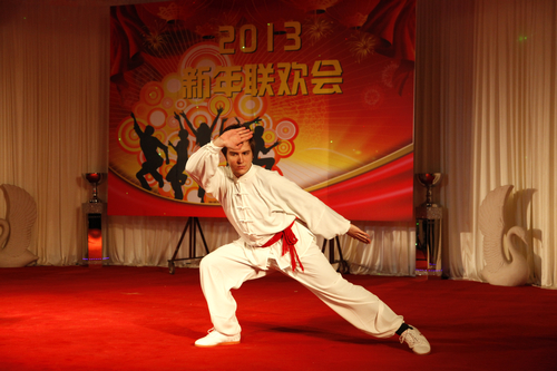 天津大學(xué)舉辦外國留學(xué)生“新年聯(lián)歡會(huì)”