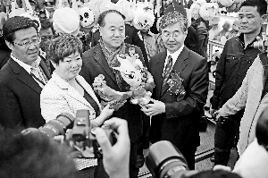 莫言:我是一個寫小說的農(nóng)民 望“莫言熱”降溫