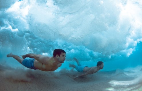 換個角度更震撼!海底看跳水宛如水晶世界