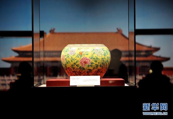 慈禧個(gè)人御用瓷器曝光 豪華生日瓷值40萬(wàn)兩白銀