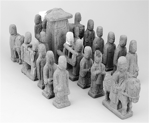 銅梁發(fā)現(xiàn)“小兵馬俑”墓室內(nèi)還有完整尸骨