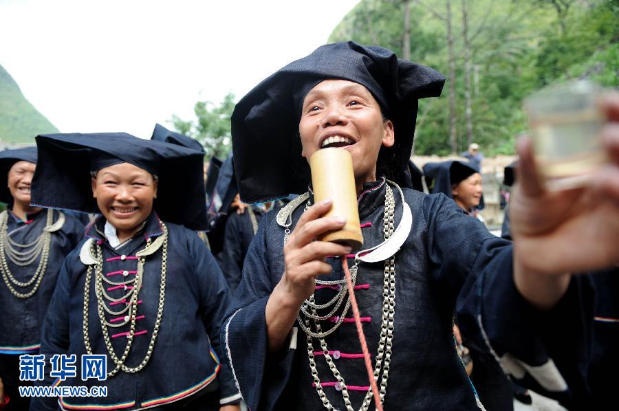 “以黑為美”的“黑衣壯”