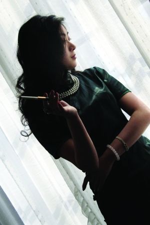 南大“旗袍女神”走紅 365天都是復古范兒(圖)