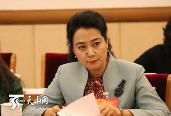 全國人大代表穆合塔拜:普法教育從娃娃抓起