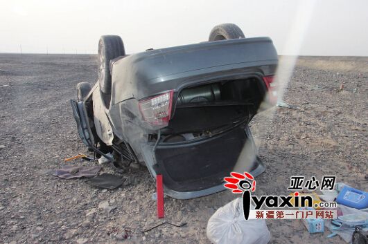 新疆一司機(jī)開(kāi)車(chē)只顧看風(fēng)景 車(chē)輛翻下路基兩人亡