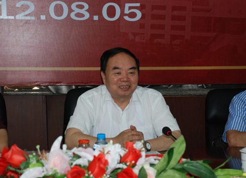 中國(guó)工程院院長(zhǎng)周濟(jì)一行赴石河子大學(xué)參觀考察