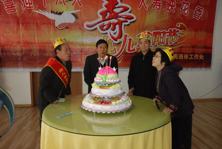 石河子大學(xué)舉行“慶重陽、祝大壽聯(lián)歡會(huì)”