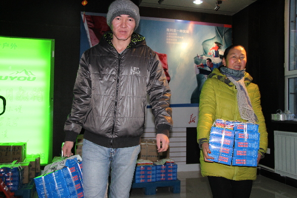 和布克賽爾縣將11.27萬冊“口袋書”送到農(nóng)牧區(qū)