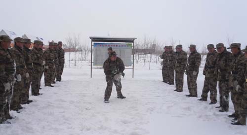 新疆兵團六師共青團農(nóng)場民兵軍訓強素質(zhì)