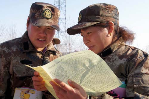 新疆兵團(tuán)六師共青團(tuán)農(nóng)場民兵軍訓(xùn)強(qiáng)素質(zhì)