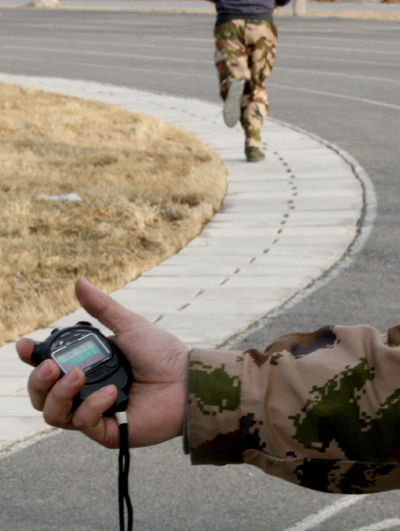 克拉瑪依：沙場(chǎng)點(diǎn)兵訓(xùn)練忙