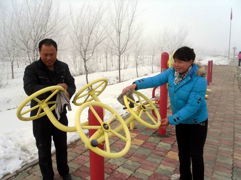 齊典山夫婦：甘愿做職工群眾的服務(wù)員