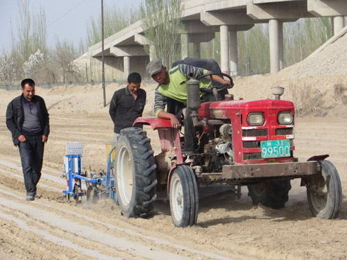 葉城縣烏吉熱克鄉(xiāng)吹響春季“沖鋒號”
