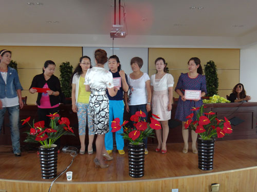 “你我共享”奇臺六小家庭教育指導(dǎo)委員會經(jīng)驗交流活動