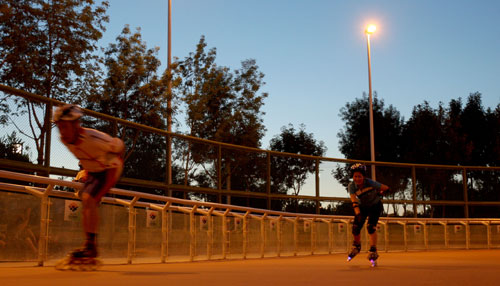 新疆克拉瑪依:幸福生活腳下來