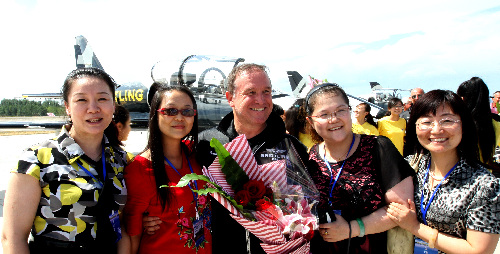 國(guó)際著名百年靈飛行表演隊(duì)降落克拉瑪依