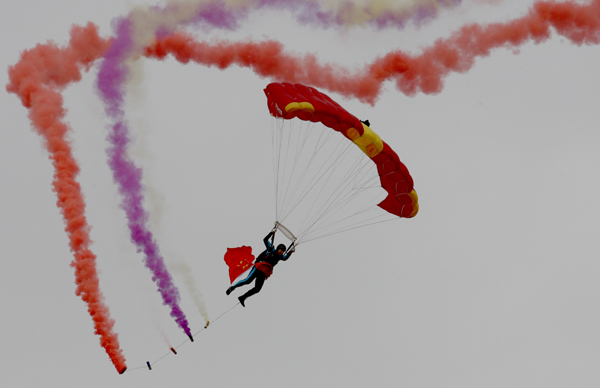 “2013中國新疆克拉瑪依航空旅游節(jié)”開幕