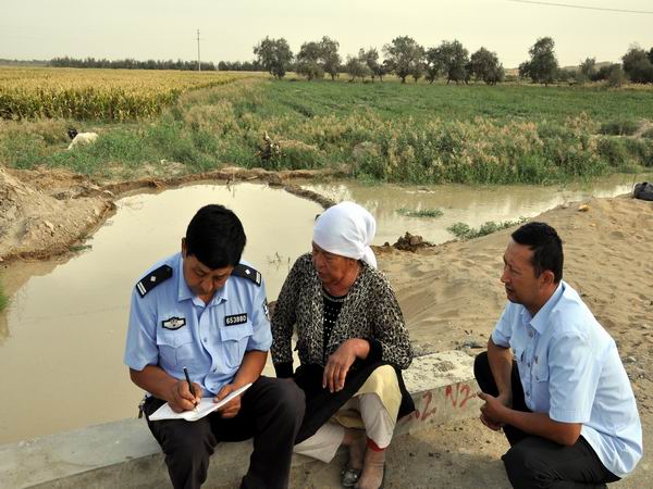 民豐縣法院節(jié)假日?qǐng)?zhí)行促案結(jié)事了人和