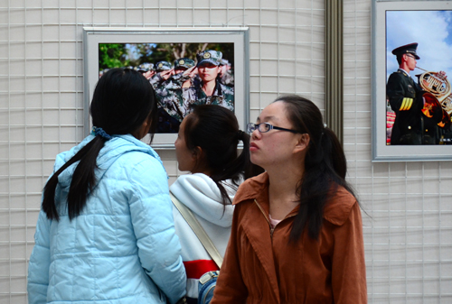 石河子大學(xué)舉辦軍訓(xùn)攝影藝術(shù)作品展
