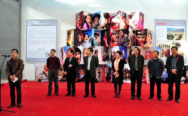 油城老攝影家無(wú)償捐贈(zèng)攝影精品