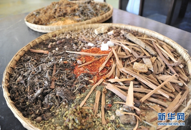 探訪傳統(tǒng)手工制藏香