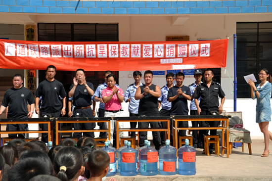 昆鐵派出所長呂剛：絲絲關(guān)懷溫暖群眾心田