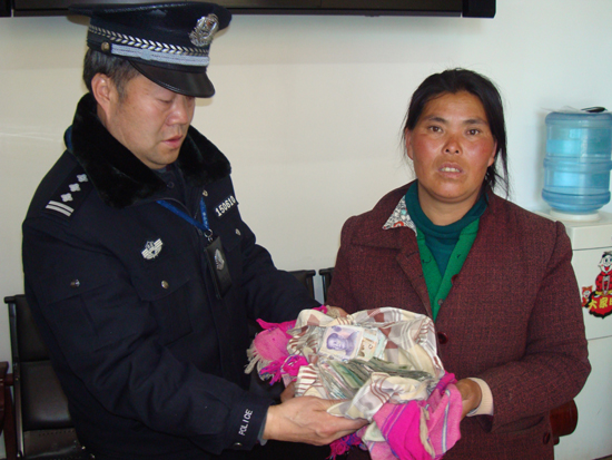 立足崗位盡職責(zé) 心系旅客解民憂