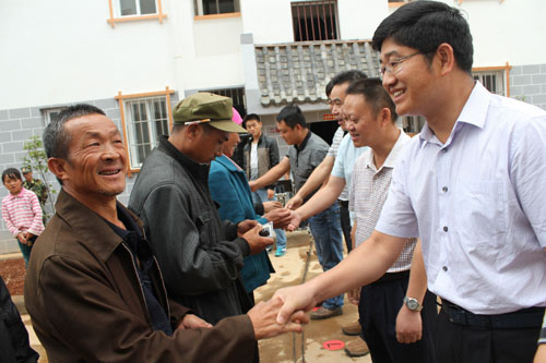 昆明東川158戶“三區(qū)”移民有了新家 “危險(xiǎn)期”免費(fèi)居住