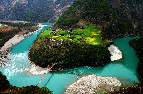 云南怒江:生態(tài)保護(hù)最大難題是貧困