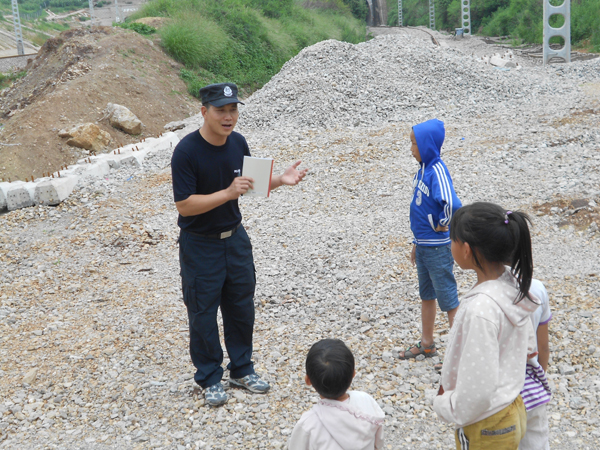 昆鐵警方全力確保廣昆復(fù)線安全穩(wěn)定