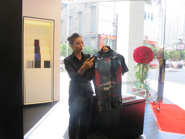 紀(jì)梵希(GIVENCHY)昆明栢聯(lián)店重裝開(kāi)業(yè)