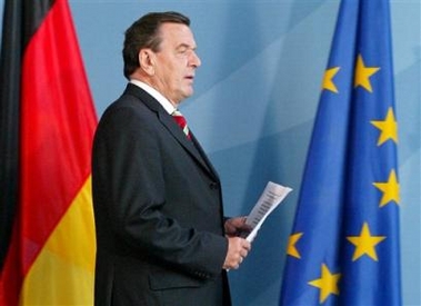 German Chancellor Gerhard Schroeder briefs the media in the chancellery in Berlin, Sunday, May 22, 2005. Voters in Germany's most populous state ejected Chancellor Gerhard Schroeder's Social Democrats from power Sunday after 39 years of domination, projections showed, prompting the party's leader Franz Muentefering to call for national elections to be brought forward to later this year. (AP