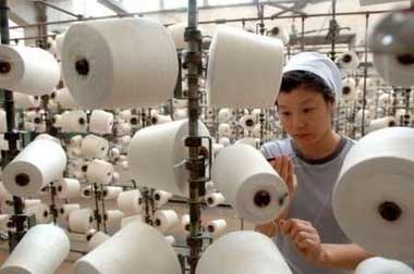 China and the United States yesterday failed to solve the long-simmering textile dispute, an impasse described by industry experts as a "loss-loss" result which could see more categories of Chinese textiles facing restrictions.