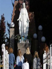 Believers Flock to 'Crying' Virgin Mary