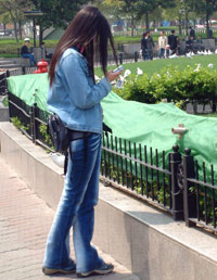 In an example of new technology blending with old traditions, sending seasonal text message greetings has become essential for many Chinese people.