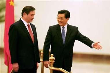 Chinese leaders push economic rebalancing