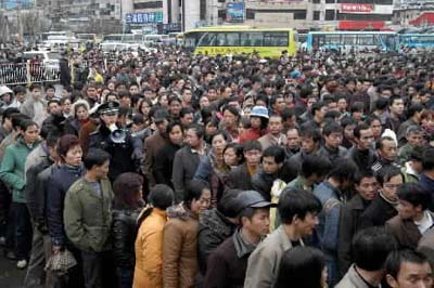 Migrant farmers put huge strain on trains