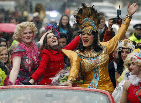 Anne Hathaway is all smiles during the Hasty Pudding Woman of the Year Parade