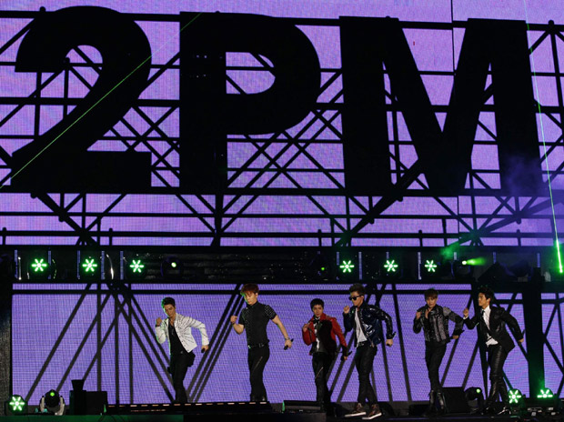 K-pop musicians attend joint concert to expand 'the Korean wave'