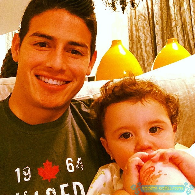 J羅私房照 90后妖星超級奶爸